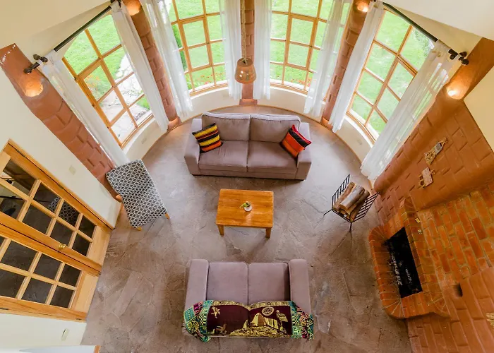 Casa de férias Spacious Entire House With Awesome Mountain Views