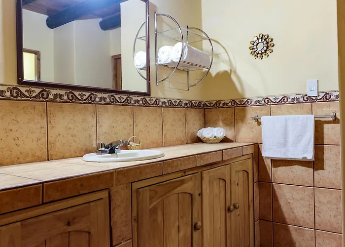 Casa de férias Spacious Entire House With Awesome Mountain Views *